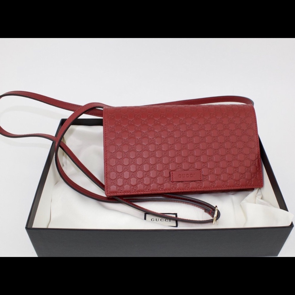 Gucci Leather Micro GG Crossbody Wallet Bag